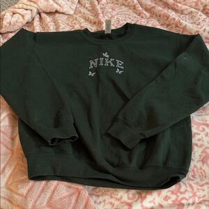 Nike Men's Dark Green Crewneck Sweater